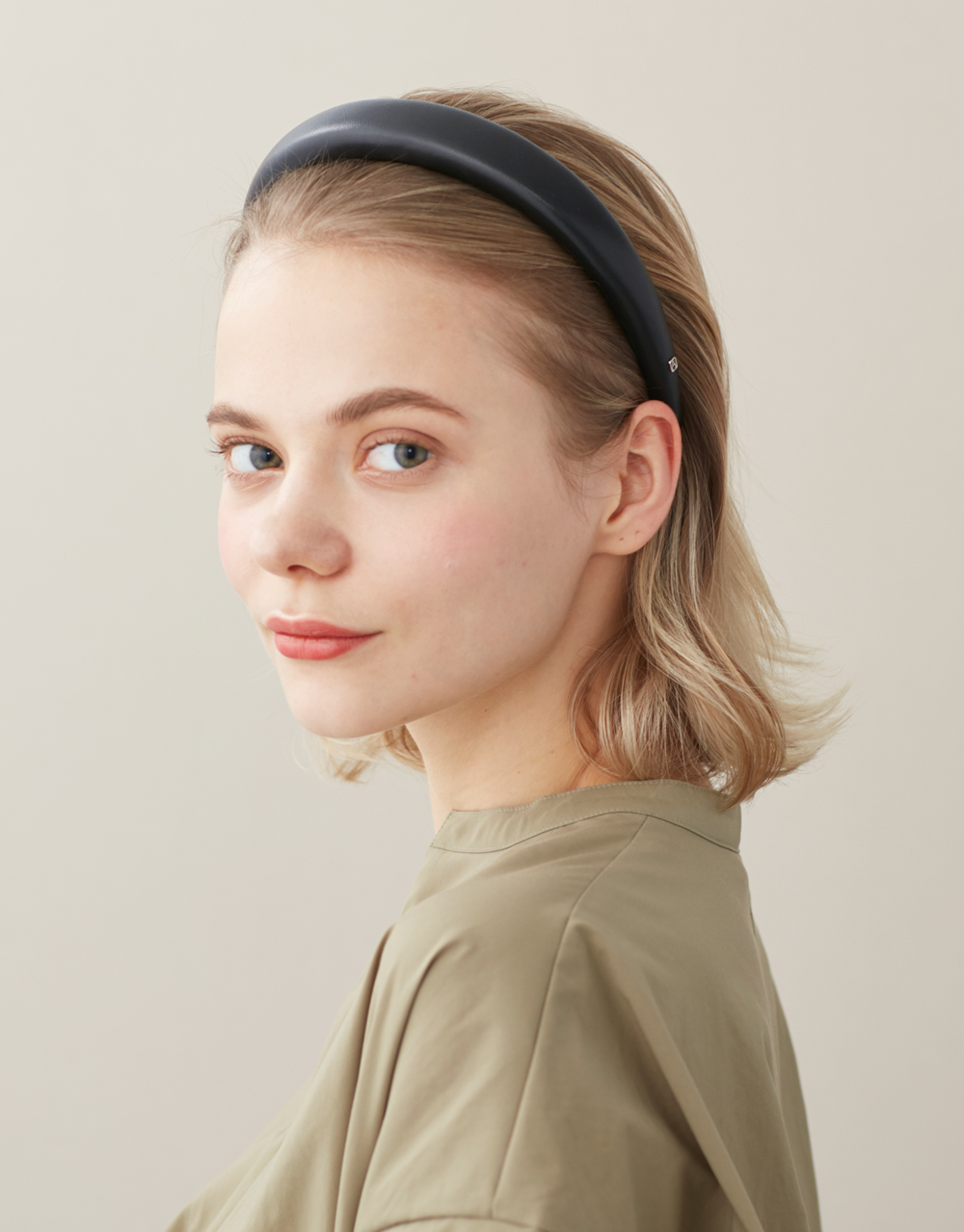 Alexandre de Paris hair accessories : jaw clips, hair